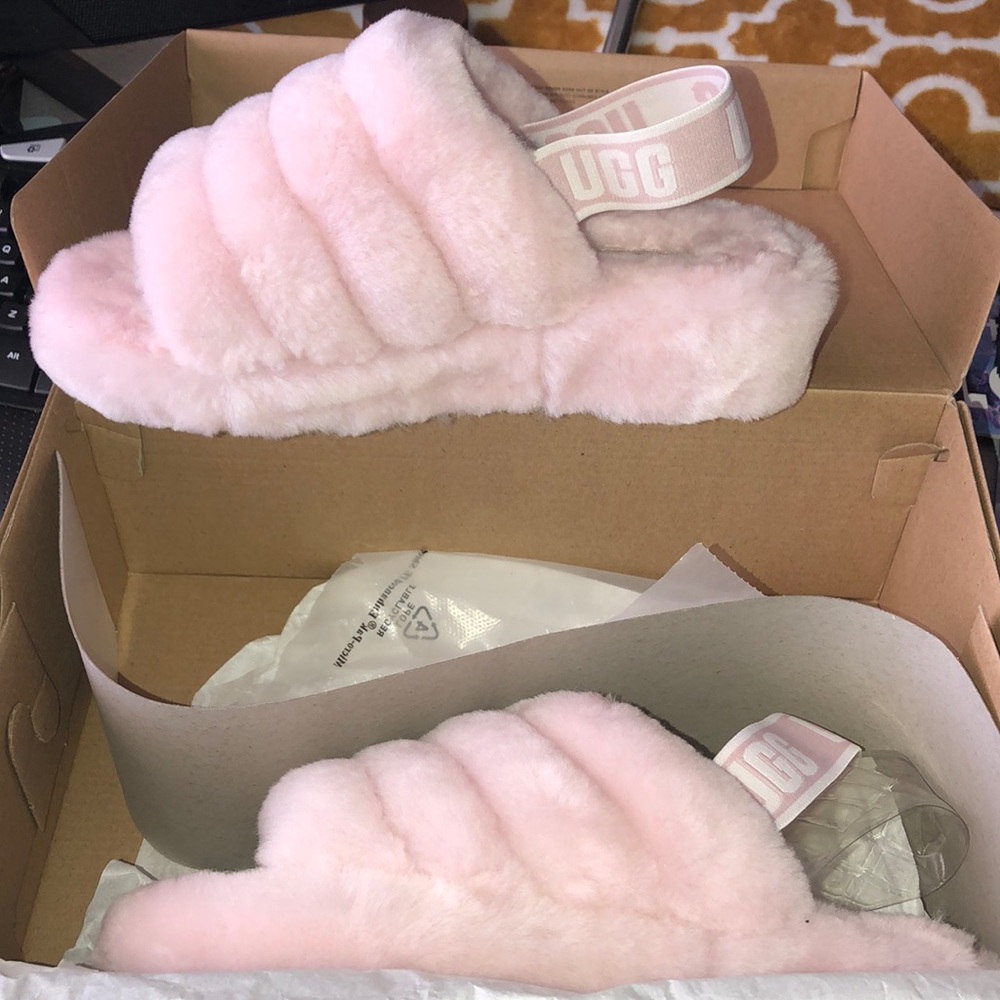 Authentic brand new UGG Fluff Yeah slides size 8